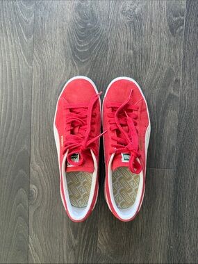 Puma Mens Red Suede Low-Top Sneakers with White Trim